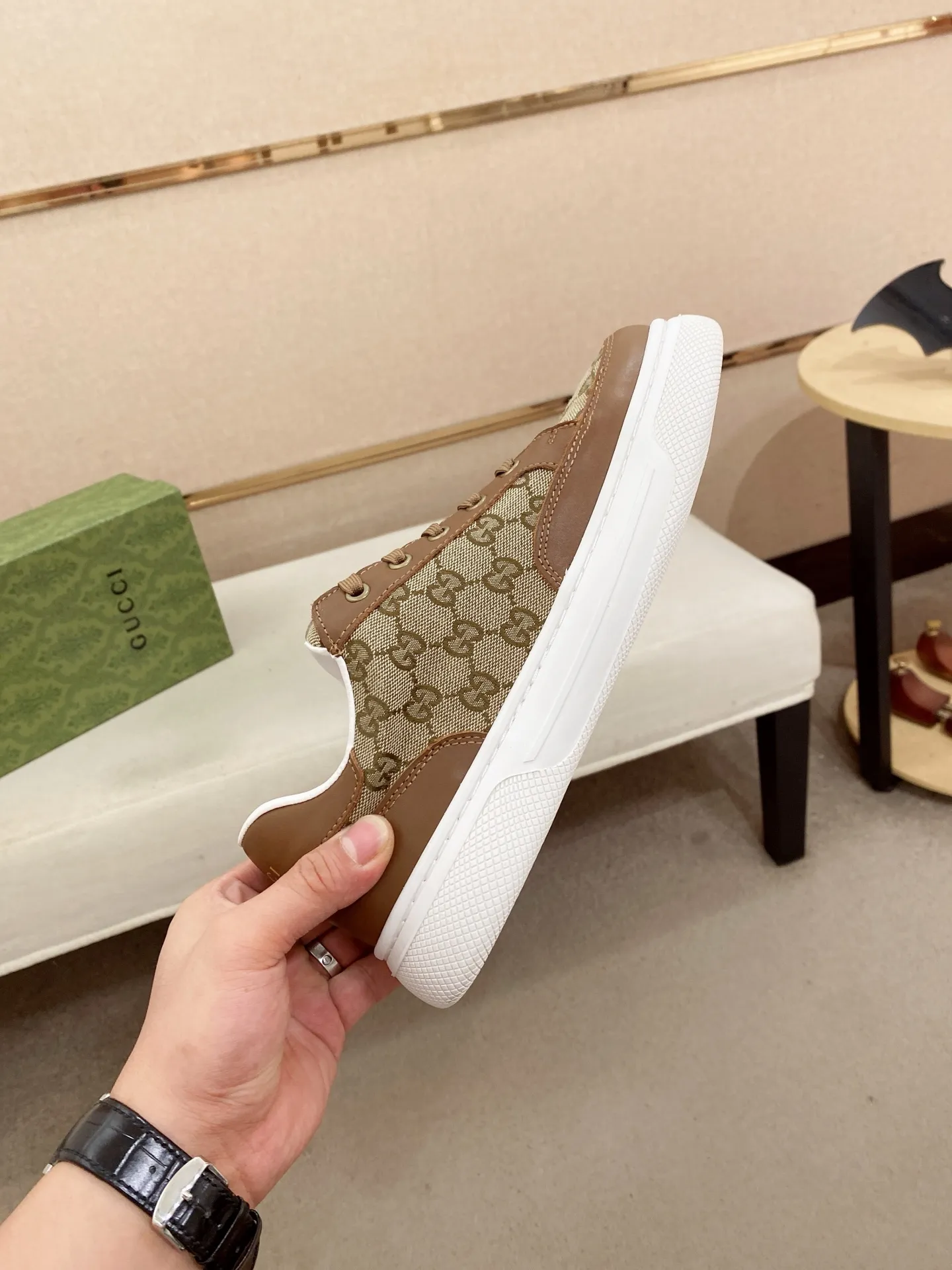Men's clothing and shoes💰 440💰🇮🇹🇮🇹GUCCI🔍🔍New models are on sale at the same time at counters, uppers🇮🇹 Italian imported first-layer cowhide, fully imported sheepskin lining💪💪, completely 1⃣️ to 1 ⃣️Re-engraved🇮🇹💪💪, ⚠Sole: The original sole is specially provided by the original factory, the exclusive movable molded sole is super comfortable, ⚠The original factory follows the order, 🔍🔍high quality, you can enter and exit the counter at will, welcome to compare⚠. Code number:38-44
